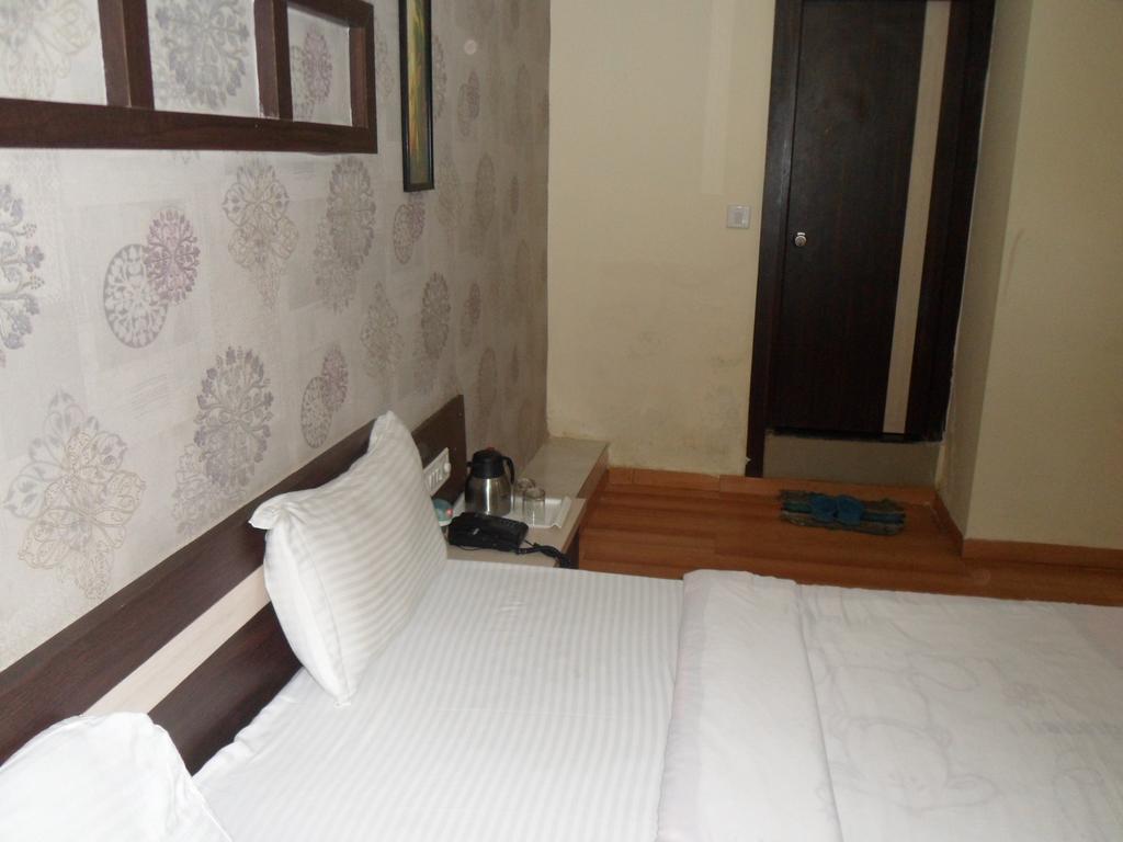 Hotel Avion Inn อาเมดาบัด ห้อง รูปภาพ