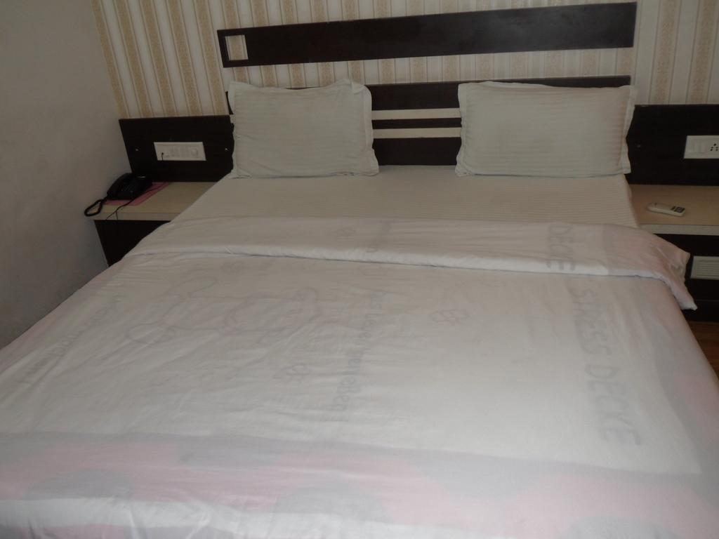Hotel Avion Inn อาเมดาบัด ห้อง รูปภาพ